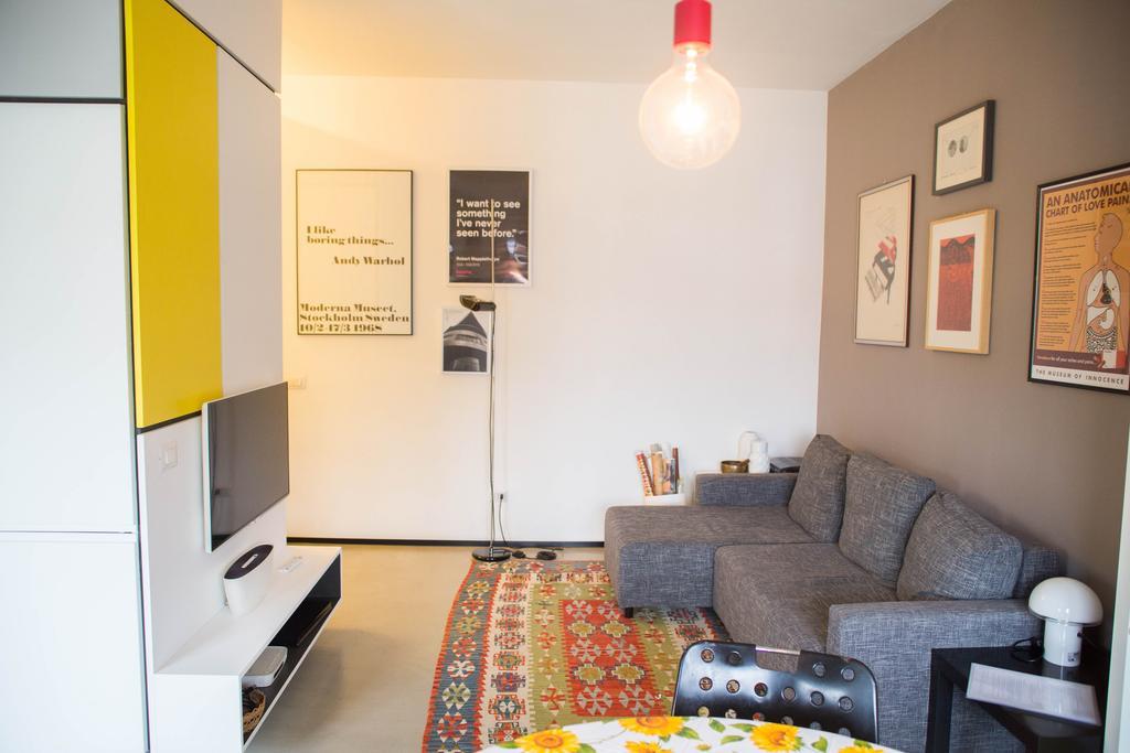 Lorenteggio Business Apartment Milan Bagian luar foto